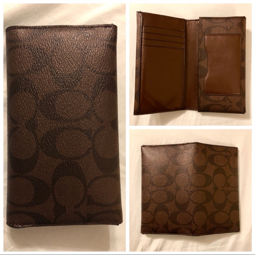 Coach Wallet Signature Coated Canvas